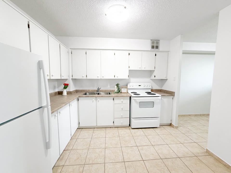 250 Ste Anne Road - B