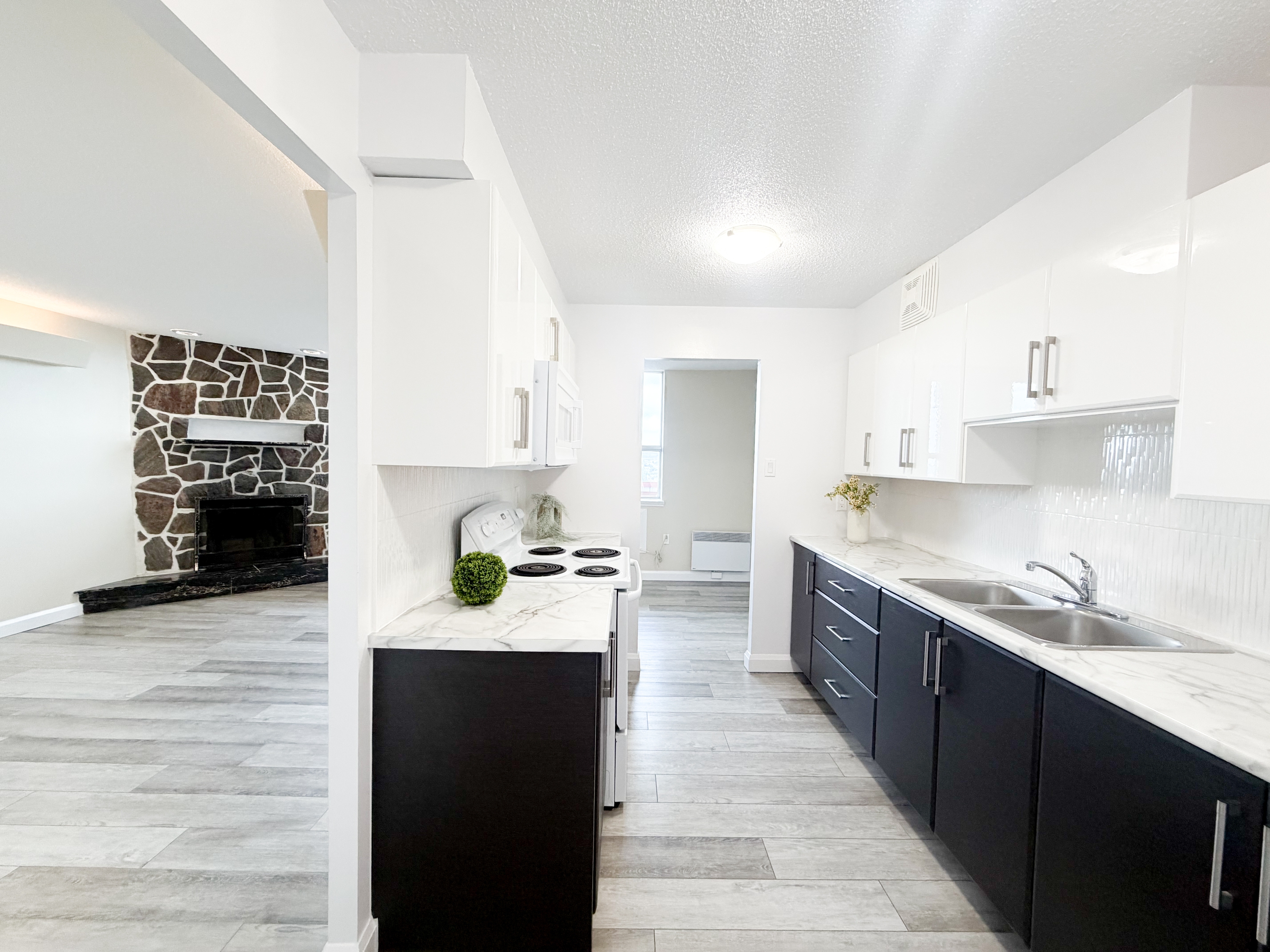 901 Lasalle Boulevard - E