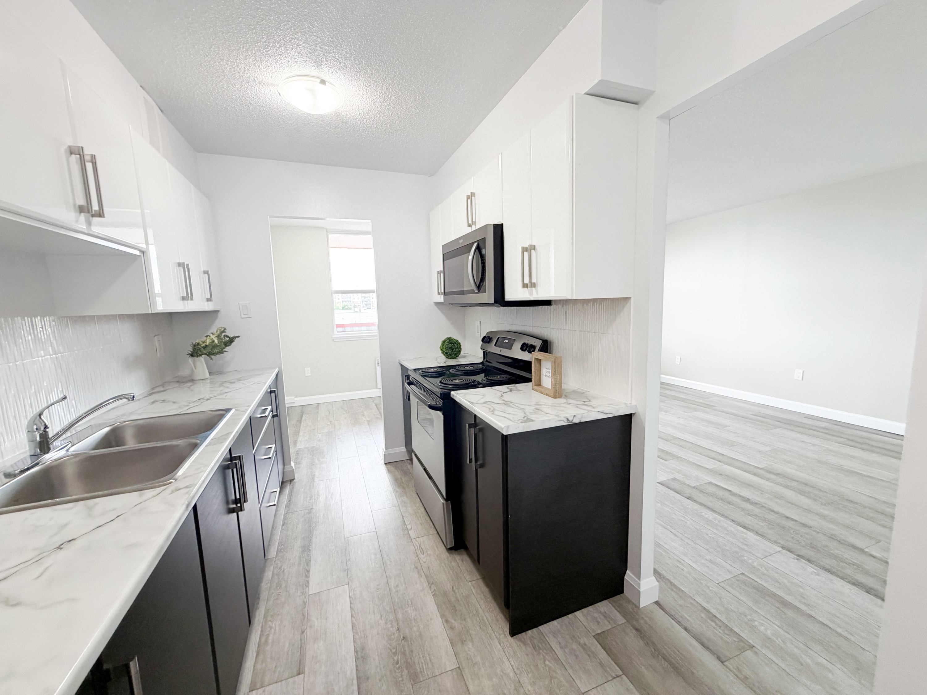 901 Lasalle Boulevard - G